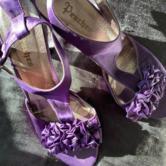 Purple!  Women’s size 9 heels - Picture 5 of 5
